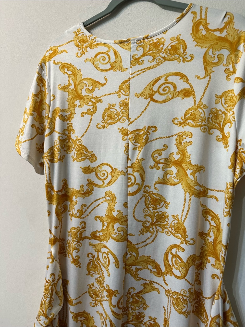 Poof New York Gold Baroque Chain Print Dress Plus Size 2X Short Sleeve Side Slit - Picture 7 of 9